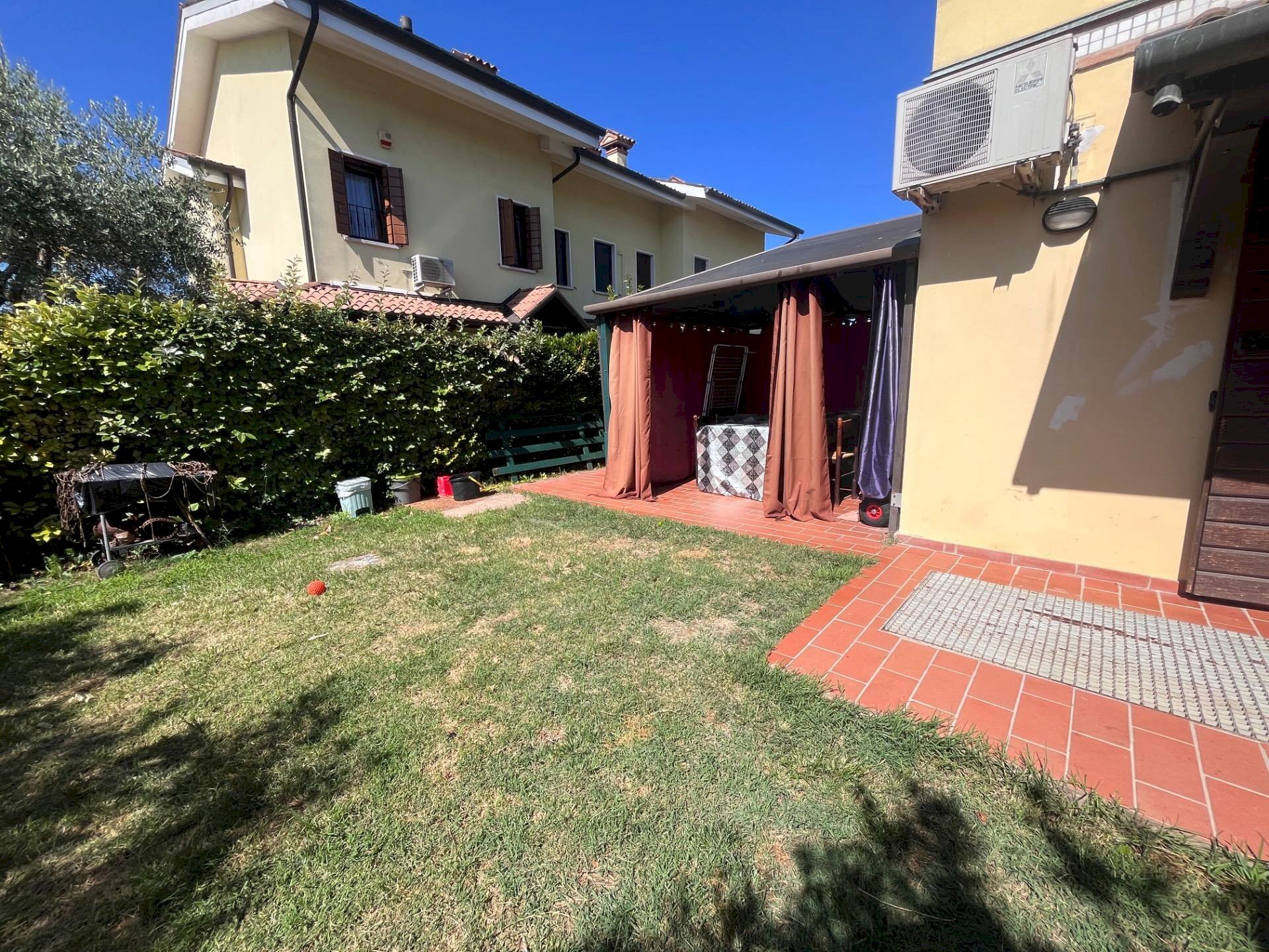 Foto 2 - Villa a Schiera Via Giacomo Leopardi
 
11, Casale sul Sile - foto 2