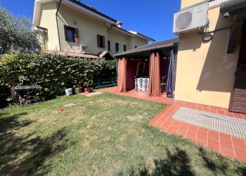 Foto 2 - Villa a Schiera Via Giacomo Leopardi
 
11, Casale sul Sile - foto 2