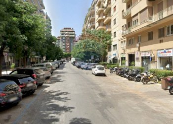 Edificio all\'aperto - Commercial Activity Via Del Bersagliere
 
39, Palermo - photo 3