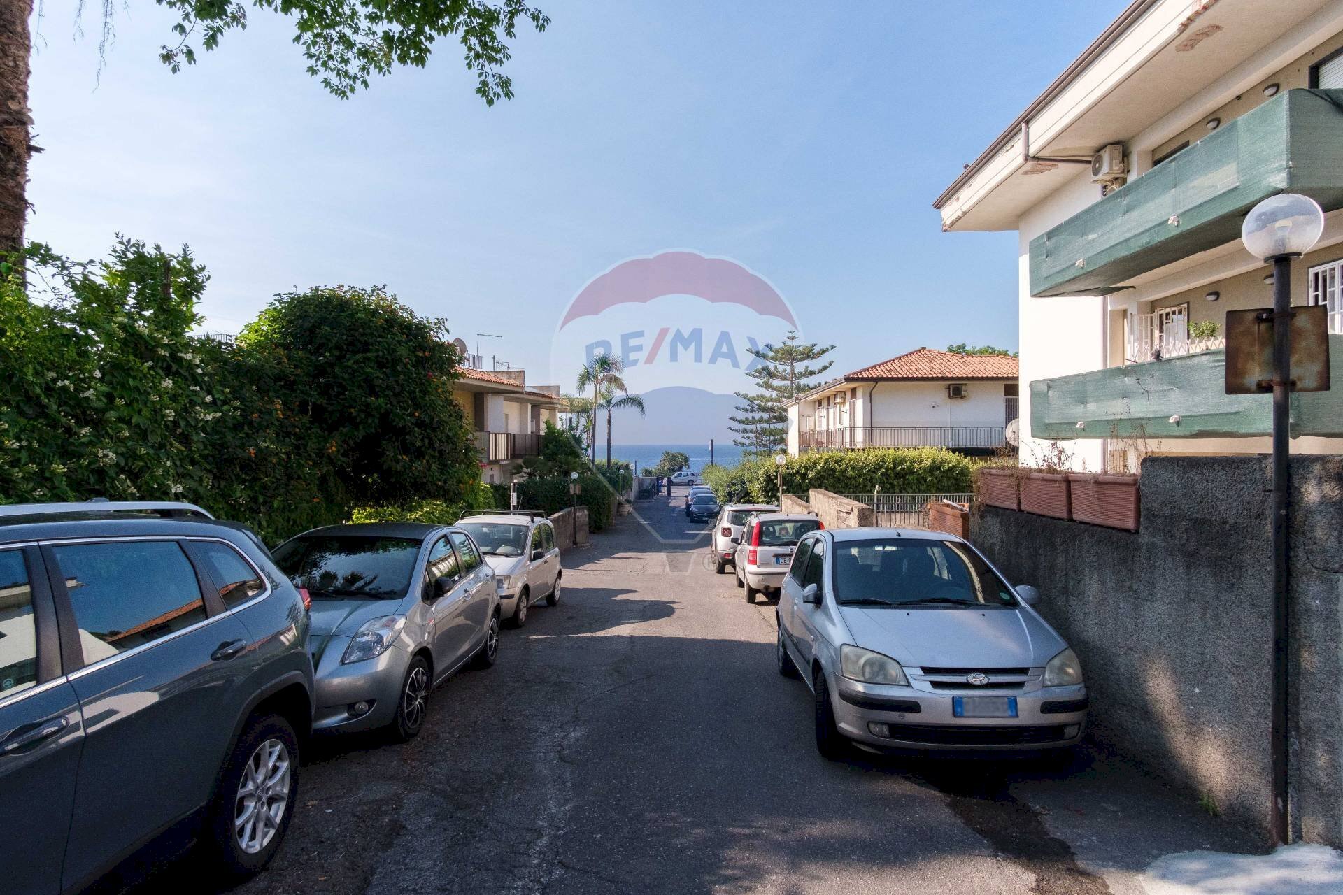 Edificio all\'aperto - Commercial Premises Via Antonello Da Messina
 
29, Aci Castello - photo 3