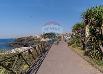 Vista dell\'acqua - Commercial Premises Via Antonello Da Messina
 
29, Aci Castello - photo 2