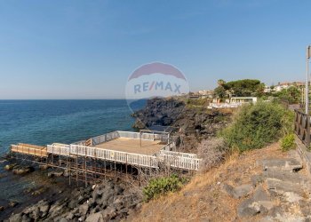 Vista dell\'acqua - Commercial Premises Via Antonello Da Messina
 
29, Aci Castello - photo 31