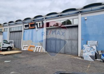 Edificio all\'aperto - Capannone Contrada Piano Tavola
 
snc, Camporotondo Etneo - foto 2