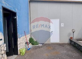 Casa all\'aperto - Capannone Contrada Piano Tavola
 
snc, Camporotondo Etneo - foto 3