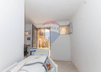 Camera / camera da letto - Bilocale via foresta
 
7, Caltagirone - foto 9