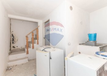 Lavanderia - Bilocale via foresta
 
7, Caltagirone - foto 15