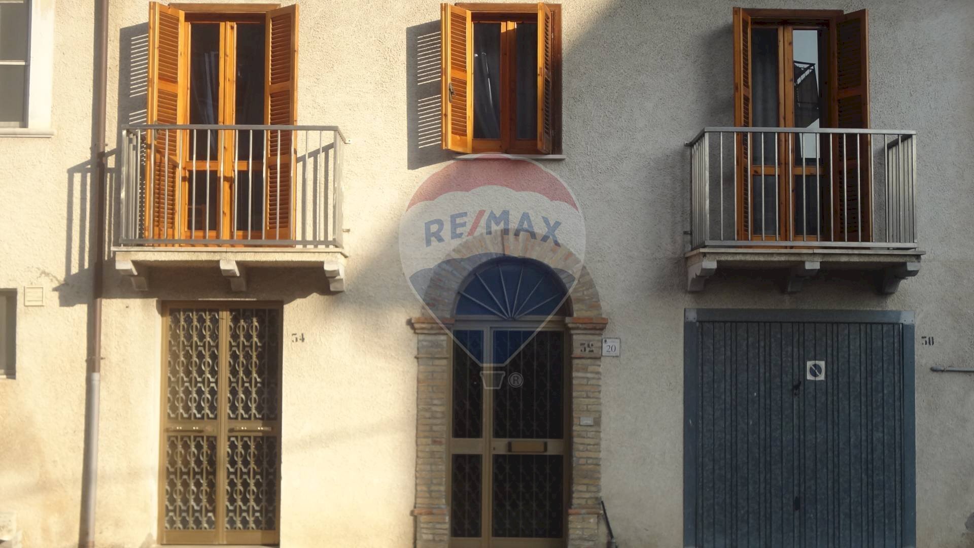 Edificio all\'aperto - Semi-detached house VIA MADONNA DEL PONTE
 
20, Fara Filiorum Petri - photo 3