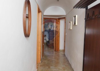 Hall / corridoio - Casa semi indipendente VIA MADONNA DEL PONTE
 
20, Fara Filiorum Petri - foto 4
