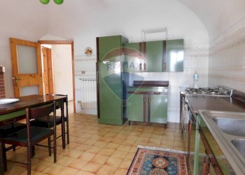Cucina - Casa semi indipendente VIA MADONNA DEL PONTE
 
20, Fara Filiorum Petri - foto 6