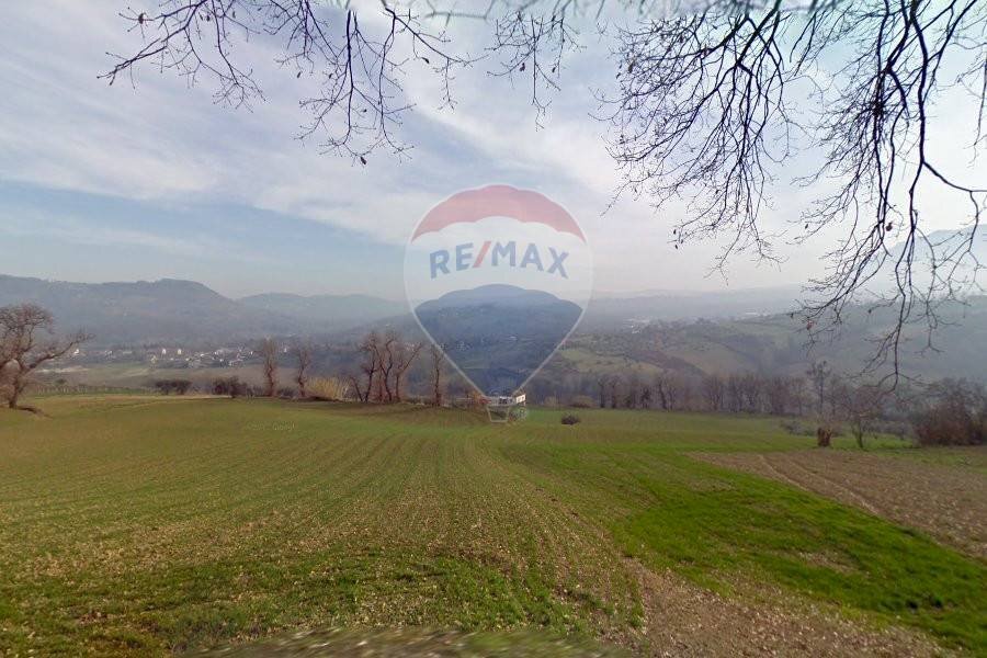 Vista delle montagne - Terreno agricolo via colle SAN DONATO
 
83, Fara Filiorum Petri - foto 2