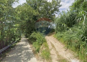 Giardino - Terreno agricolo via colle SAN DONATO
 
83, Fara Filiorum Petri - foto 5