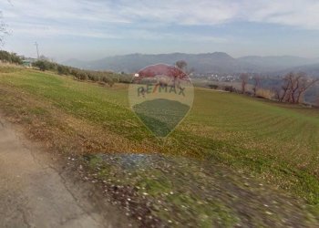 Vista delle montagne - Terreno agricolo via colle SAN DONATO
 
83, Fara Filiorum Petri - foto 8