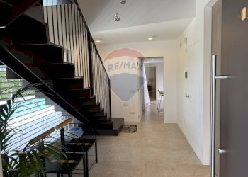 Scale - Villa I° Maggio
 
17/b, Ponte nelle Alpi - foto 5