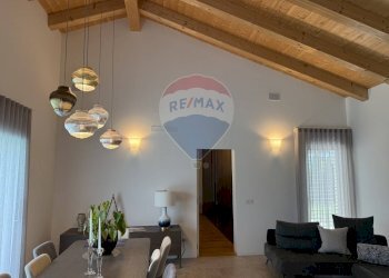 Sala da pranzo - Villa I° Maggio
 
17/b, Ponte nelle Alpi - foto 8