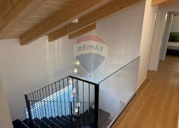 Scale - Villa I° Maggio
 
17/b, Ponte nelle Alpi - foto 28