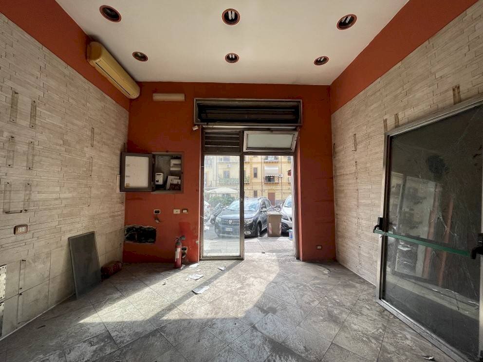 Foto 1 - Locale Commerciale Piazza Nascè
 
4, Palermo - foto 1