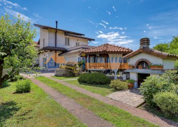 Foto 1 - Villa via Borghetto, Carnago - foto 1