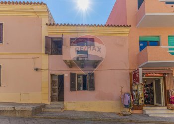 Edificio all\'aperto - Appartamento Via Carlo Alberto di Savoia
 
9, Santa Teresa Gallura - foto 1