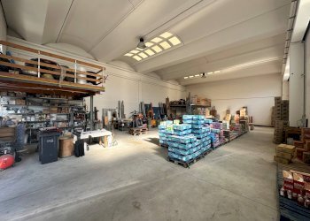 Foto 2 - Capannone Via Monte Arera
 
18, Castel Rozzone - foto 2