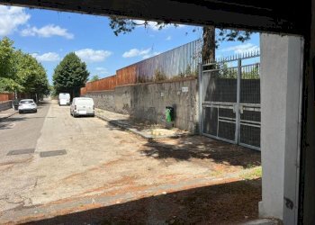 Cortile interno - Magazzino viale dei Fiori, Cercola - foto 5