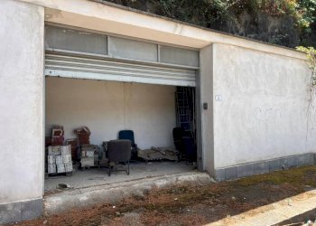 Facciata - Box viale dei Fiori, Cercola - foto 1