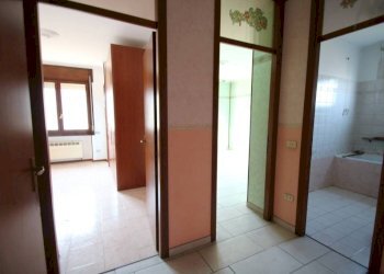 Disimpegno - Three-room apartment via delle Rose, Legnano - photo 5
