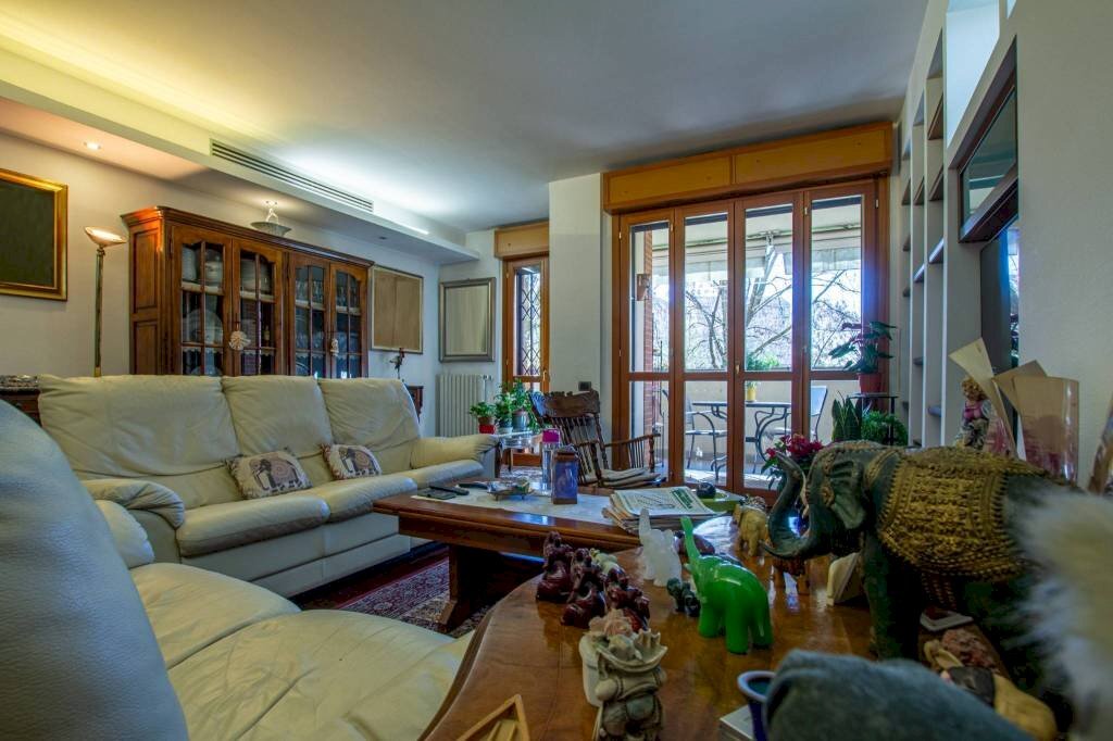 Salone - Quadrilocale via Giovanni Scheiwiller, Milano - foto 3