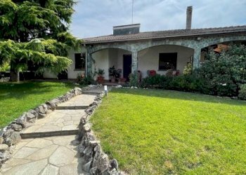 Giardino - Villa via San Francesco d'Assisi, 1, Alessandria - foto 5