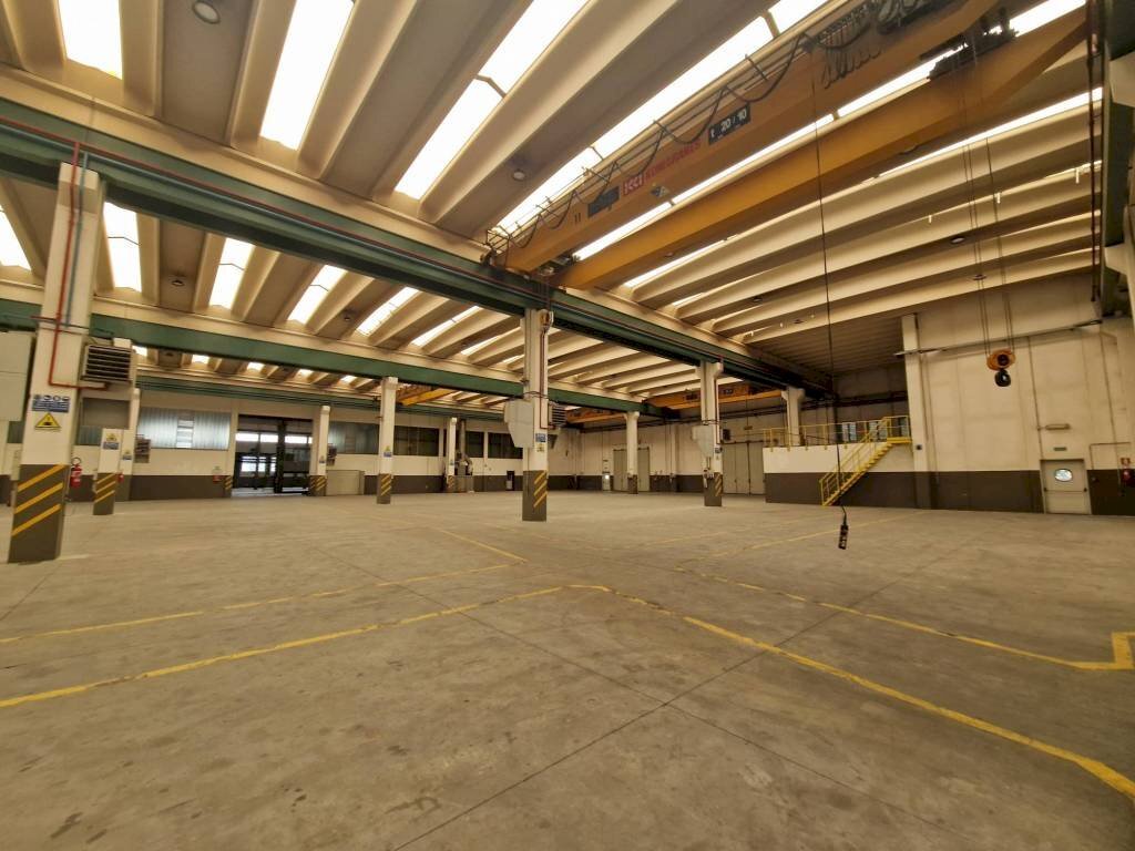 Interno non residenziale - Capannone via Adua, Arluno - foto 1