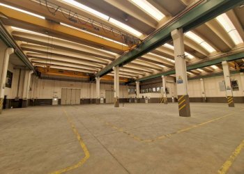 Interno non residenziale - Capannone via Adua, Arluno - foto 2