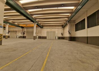 Interno non residenziale - Capannone via Adua, Arluno - foto 3