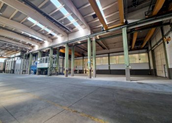 Interno non residenziale - Capannone via Adua, Arluno - foto 6