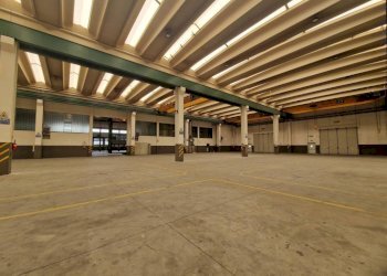 Interno non residenziale - Capannone via Adua, Arluno - foto 4