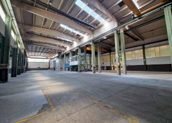 Interno non residenziale - Capannone via Adua, Arluno - foto 8