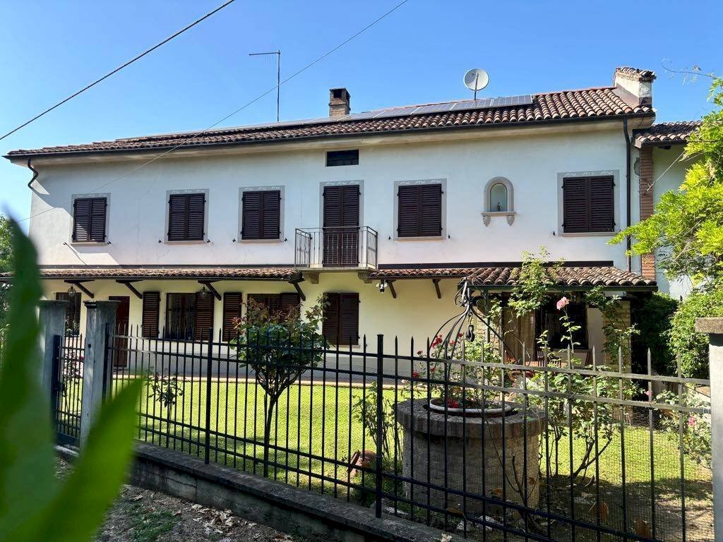 Facciata - Rustic strada Canelli, Nizza Monferrato - photo 1