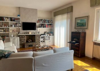 Salone - Villa via Giuseppe Garibaldi, Vigliano Biellese - foto 5