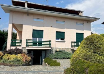 Facciata - Villa via Giuseppe Garibaldi, Vigliano Biellese - foto 10