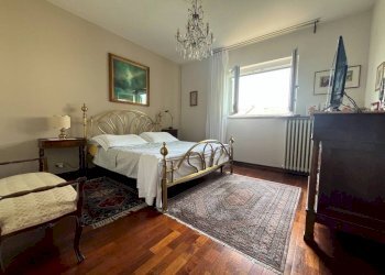 Camera da letto - Villa via Giuseppe Garibaldi, Vigliano Biellese - foto 32