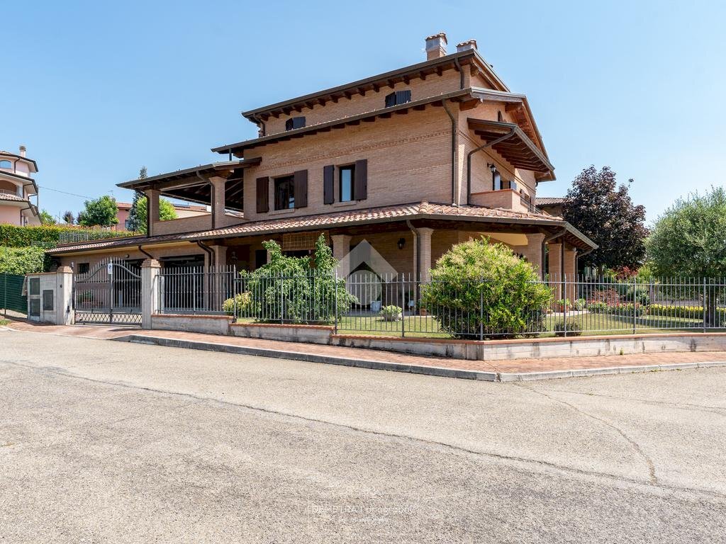 Villa Via L. Battisti, Guiglia - photo 2