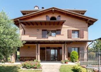 Villa Via L. Battisti, Guiglia - photo 1