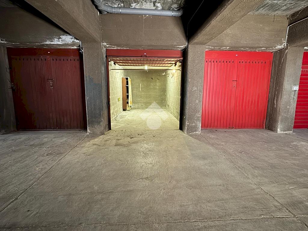 Box via Raffaello Giolli, Milano (neighborhood Bicocca) - photo 2