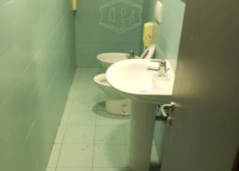 Locale Commerciale Via Paleocapa, Savona (zona Centro) - foto 14