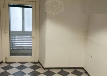 Locale Commerciale Via Paleocapa, Savona (zona Centro) - foto 16