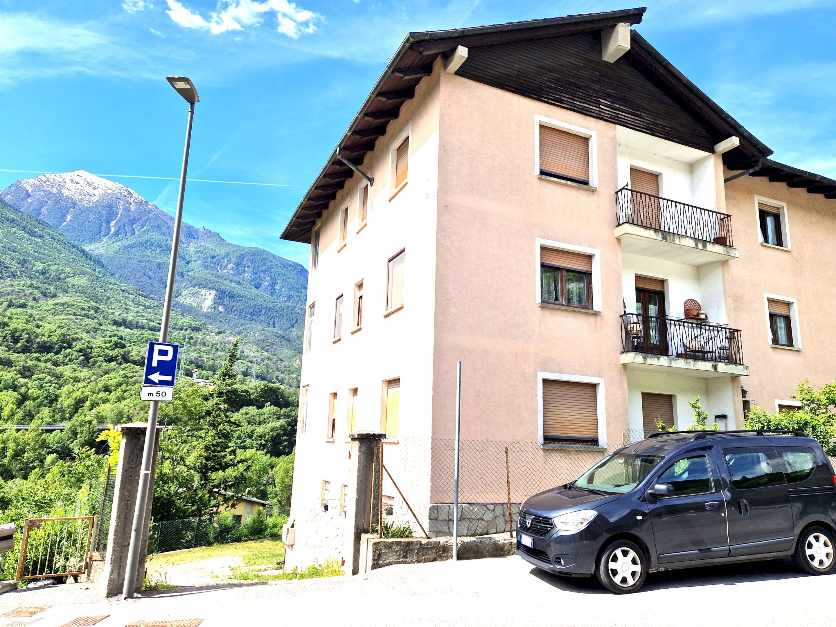 Three-room apartment piazza roncas, 7, Chambave - photo 1