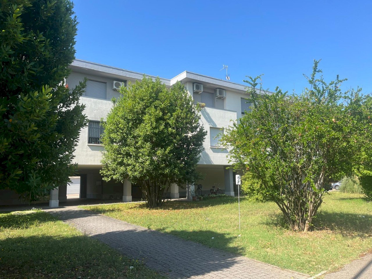 Apartment Medicina - photo 1