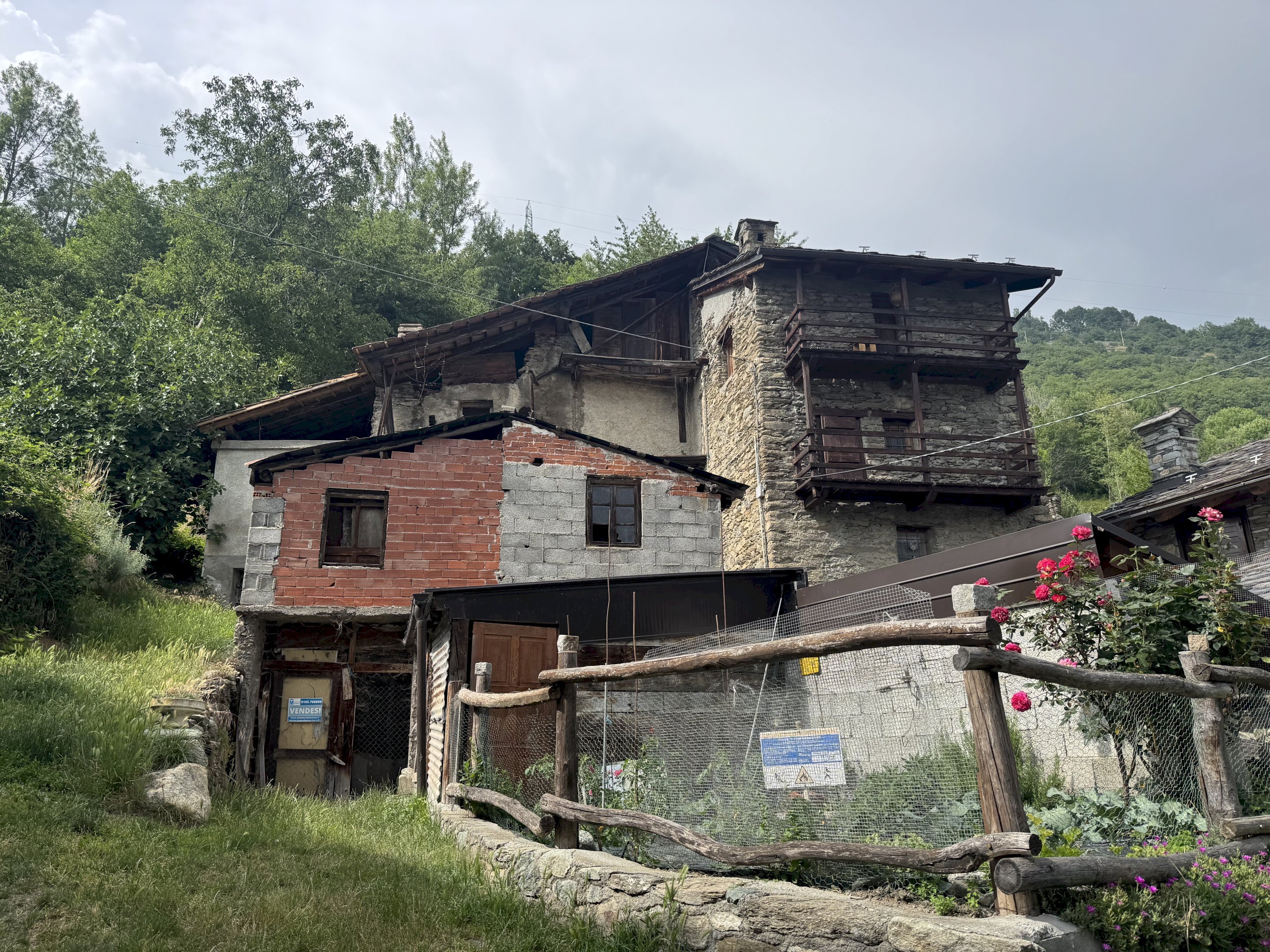 Rustico Frazione Tolaseche, 1, Nus - foto 1