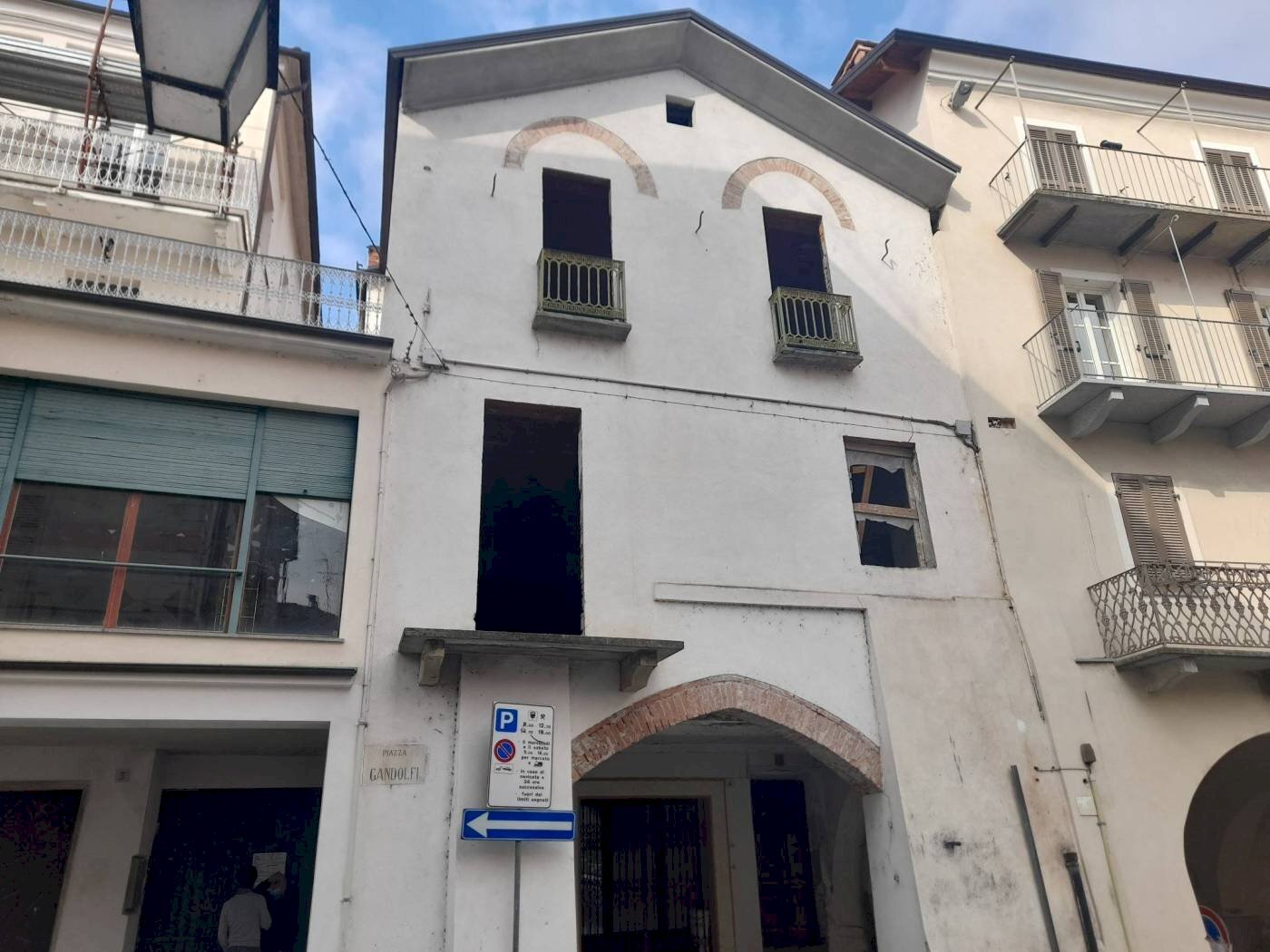 Stabile - Palazzo Piazza Giorgio Gandolfi, Ceva - foto 2