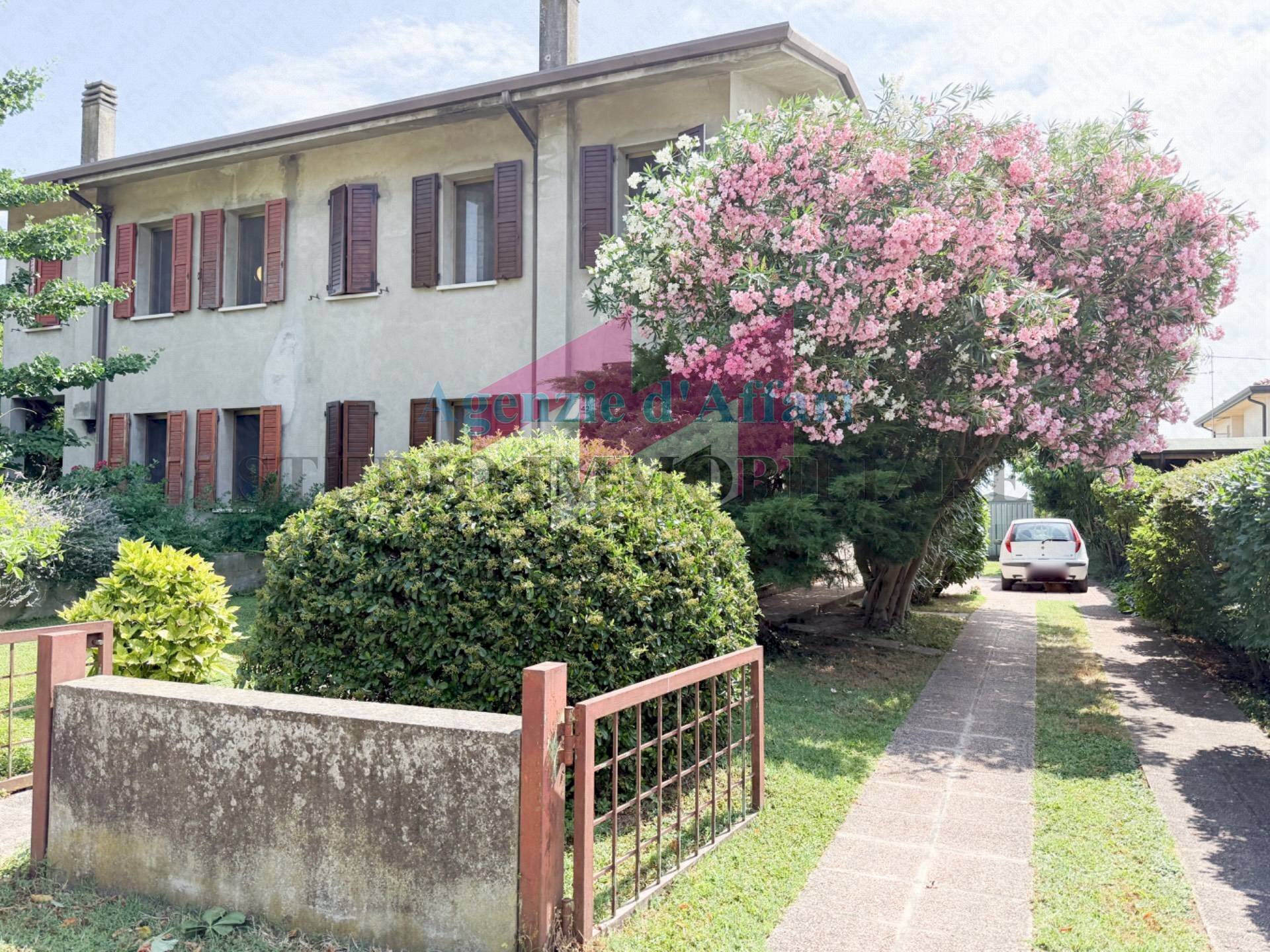 Foto 1 - Semi-detached house via mercanta, Castelmassa - photo 1