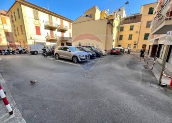 Edificio all\'aperto - Quadrilocale Via Giuseppe Bontà
 
17, Chiavari - foto 2
