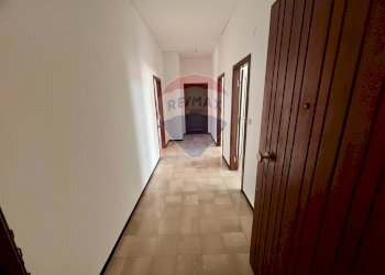 Hall / corridoio - Quadrilocale Via Giuseppe Bontà
 
17, Chiavari - foto 7
